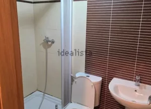 Piso de 2 dormitorios con garaje en La Zubia