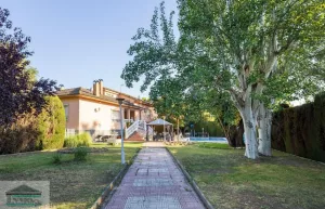Casa de alquiler de 3 dormitorios en Las Gabias