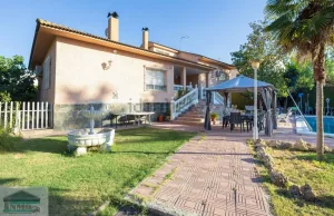 Casa de alquiler de 3 dormitorios en Las Gabias