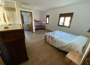 Chalet de 3 dormitorios con piscina en Alhendín