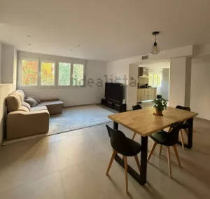 Piso reformado de 2 dormitorios en el Zaidín