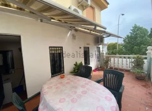 Casa de 4 dormitorios y garaje en Albolote