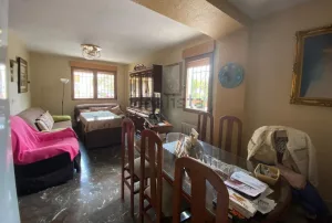 Casa de 4 dormitorios y garaje en Albolote