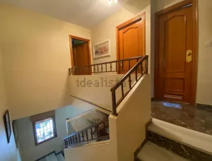 Casa de 4 dormitorios y garaje en Albolote