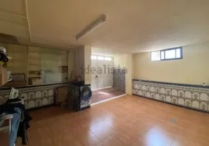 Casa de 4 dormitorios y garaje en Albolote