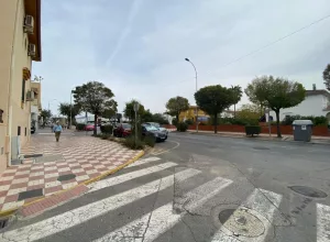 Casa de 4 dormitorios y garaje en Albolote