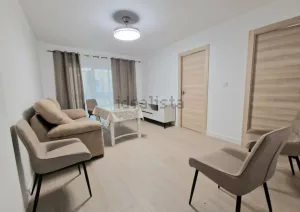 Piso reformado de 3 dormitorios en Arabial