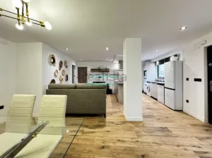 Piso reformado de 2 dormitorios en Cájar