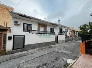 Piso reformado de 2 dormitorios en Cájar