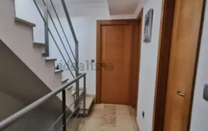 Casa de 4 dormitorios con garaje en La Zubia