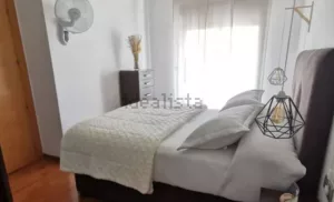 Casa de 4 dormitorios con garaje en La Zubia