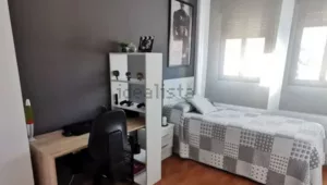 Casa de 4 dormitorios con garaje en La Zubia