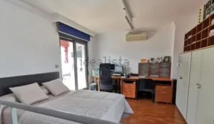 Casa de 4 dormitorios con garaje en La Zubia