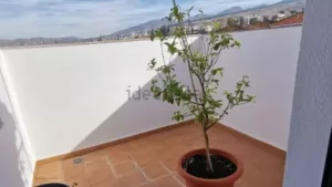 Casa de 4 dormitorios con garaje en La Zubia