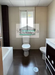 Casa con 4 dormitorios y piscina en Belicena