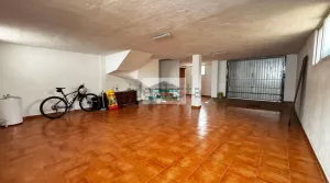 Casa con 4 dormitorios y piscina en Belicena