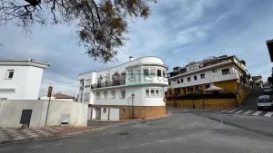 Dúplex reformado con 3 dormitorios y garaje