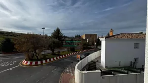 Dúplex reformado con 3 dormitorios y garaje