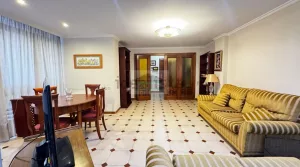 Piso de alquiler 3 dormitorios en Arabial