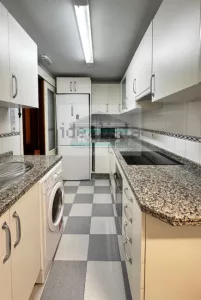 Piso de alquiler 3 dormitorios en Arabial