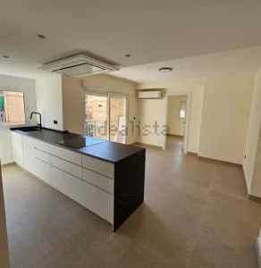 Piso reformado con 3 dormitorios en El Zaidín