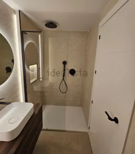 Piso reformado con 3 dormitorios en El Zaidín