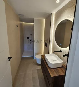 Piso reformado con 3 dormitorios en El Zaidín