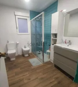 Casa de 4 dormitorios con garaje en Albolote