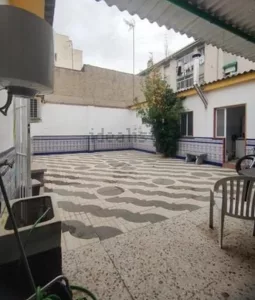 Casa de 4 dormitorios con garaje en Albolote