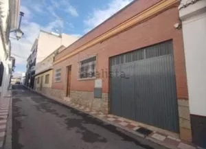Casa de 4 dormitorios con garaje en Albolote