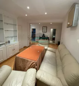 Piso de alquiler con 3 dormitorios en Arabial