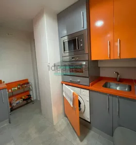 Piso de alquiler con 3 dormitorios en Arabial