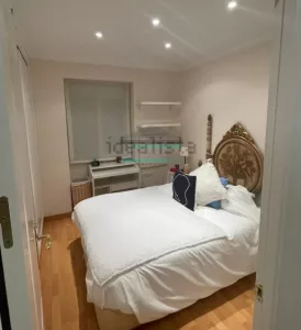 Piso de alquiler con 3 dormitorios en Arabial