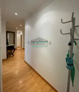 Piso de alquiler con 3 dormitorios en Arabial