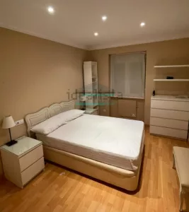 Piso de alquiler con 3 dormitorios en Arabial