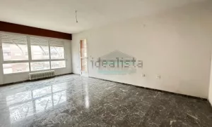 Piso de 4 dormitorios y garaje en el Zaidín