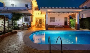 Chalet de 7 dormitorios en Cúllar Vega