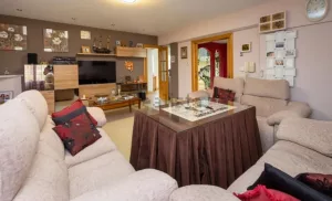 Chalet de 7 dormitorios en Cúllar Vega