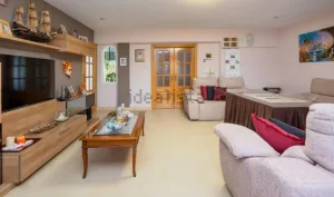 Chalet de 7 dormitorios en Cúllar Vega
