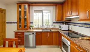 Chalet de 7 dormitorios en Cúllar Vega