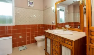 Chalet de 7 dormitorios en Cúllar Vega