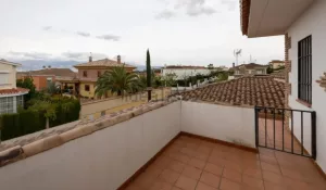 Chalet de 7 dormitorios en Cúllar Vega