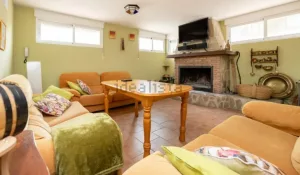 Chalet de 7 dormitorios en Cúllar Vega