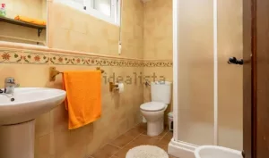 Chalet de 7 dormitorios en Cúllar Vega