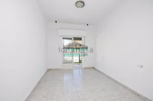 Piso de 3 dormitorios para inversión en Granada