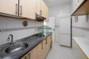 Piso de 3 dormitorios para inversión en Granada