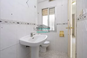 Piso de 3 dormitorios para inversión en Granada