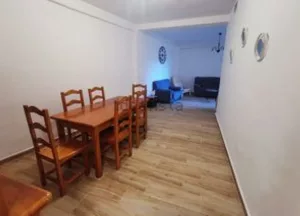 Piso para 5 estudiantes en Granada centro