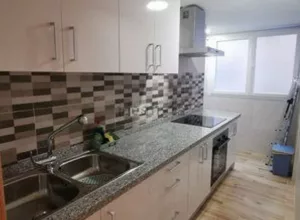 Piso para 5 estudiantes en Granada centro