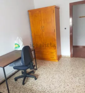 Piso de 3 dormitorios con garaje en El Zaidín